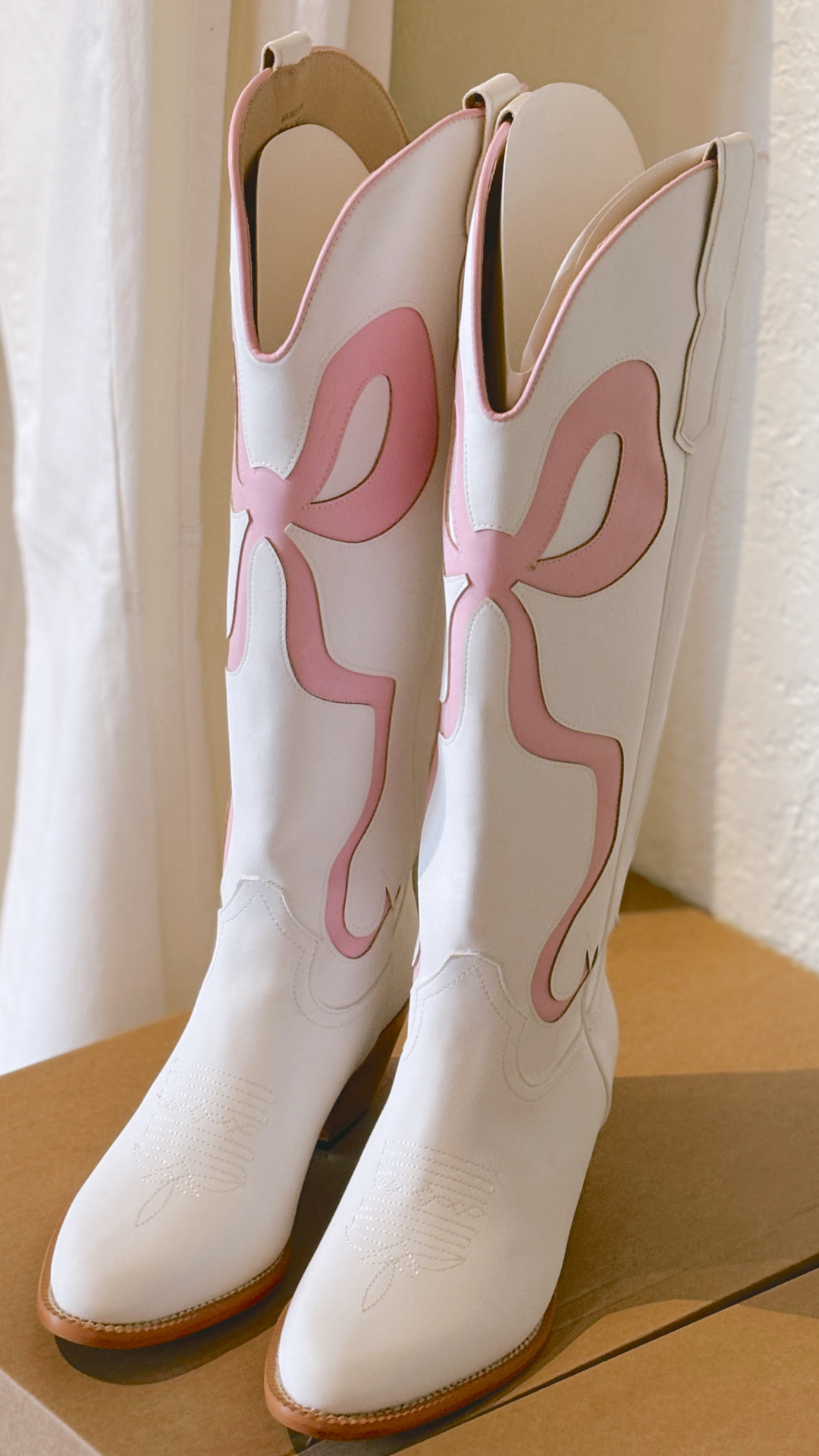 Bow Cowgirl Boots